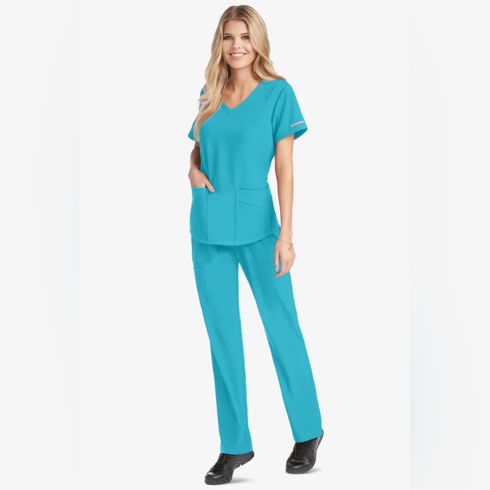 Skechers by Barco Breeze Women's 3-Pocket STRETCH V-Neck Scrub Top and pants